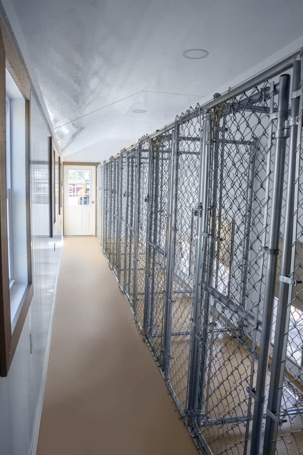 12x32 8-Run Commercial Kennel