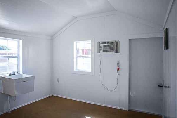 12x42 8-Run Commercial Kennel With A Lobby