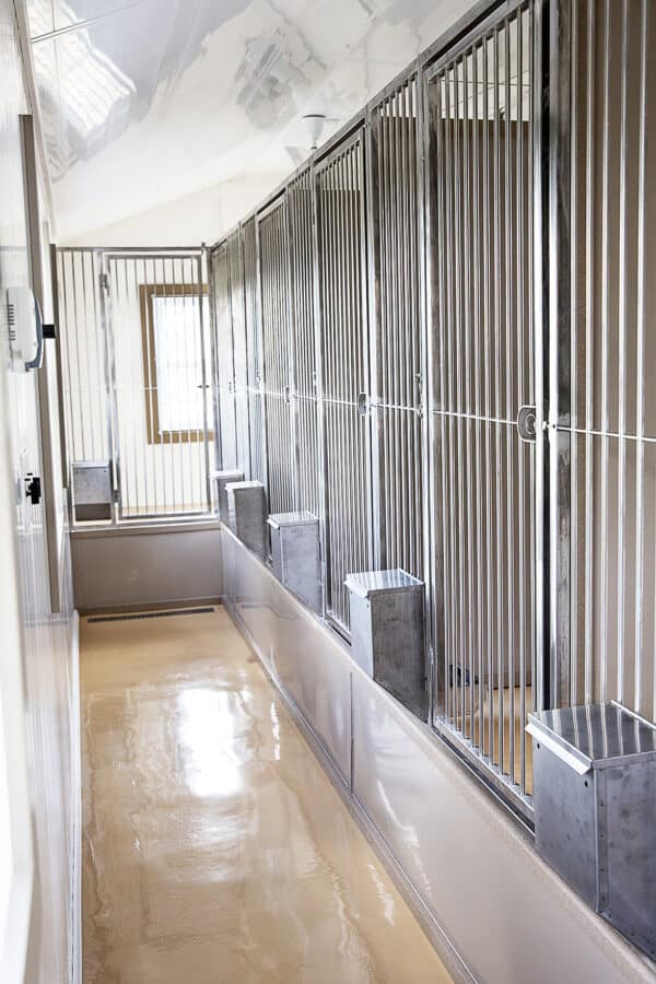 14x34 6-Run Commercial Kennel