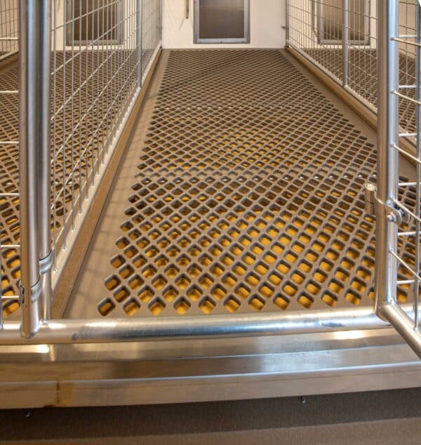 U-Shaped 40-Run Dog Commercial Kennel