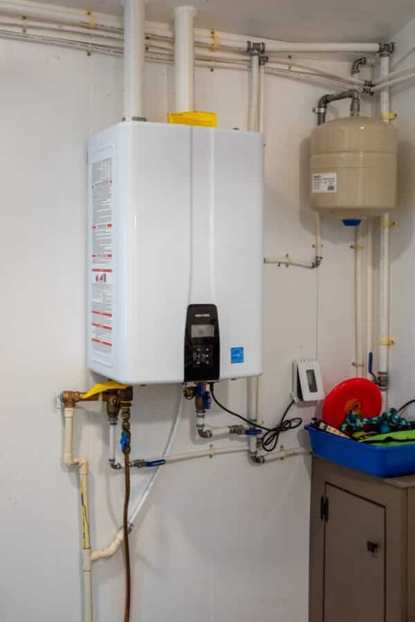 U-Shaped 40-Run Dog Commercial Kennel