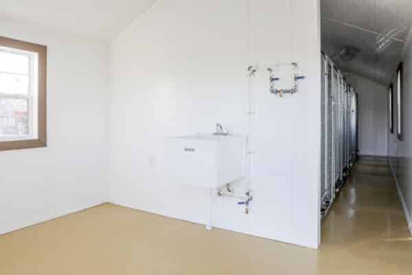 12x32 6-Run Commercial Kennel