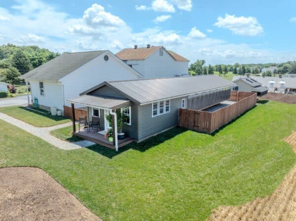 15x56 12-Run Commercial Kennel