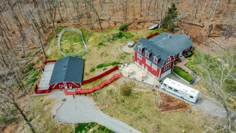 Custom-Dog-Kennel-Panel-Replacement-in-Connecticut