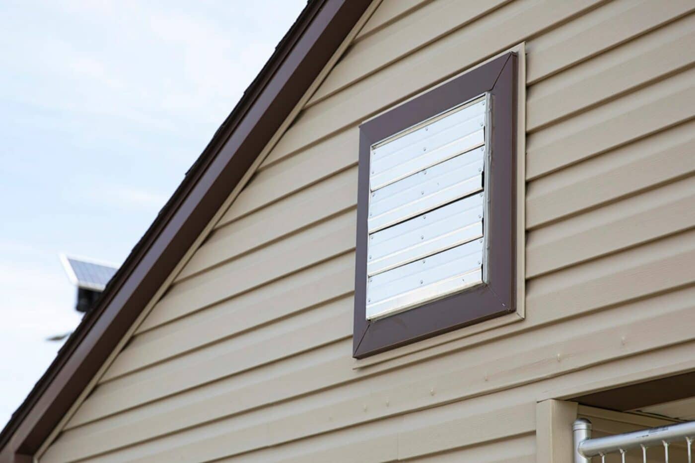 Ventilation for Dog Kennel Roof Ideas